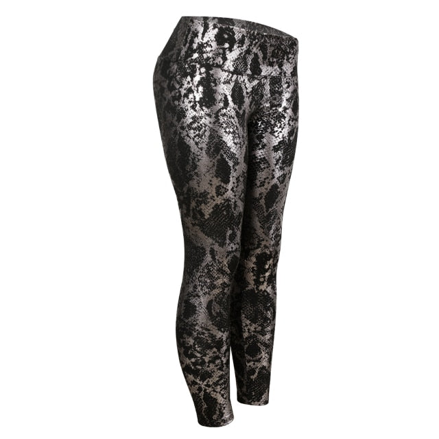 front view of black legging features a high waist wrap and a fitted silhouette, stretchable fabric for all-day comfort. 